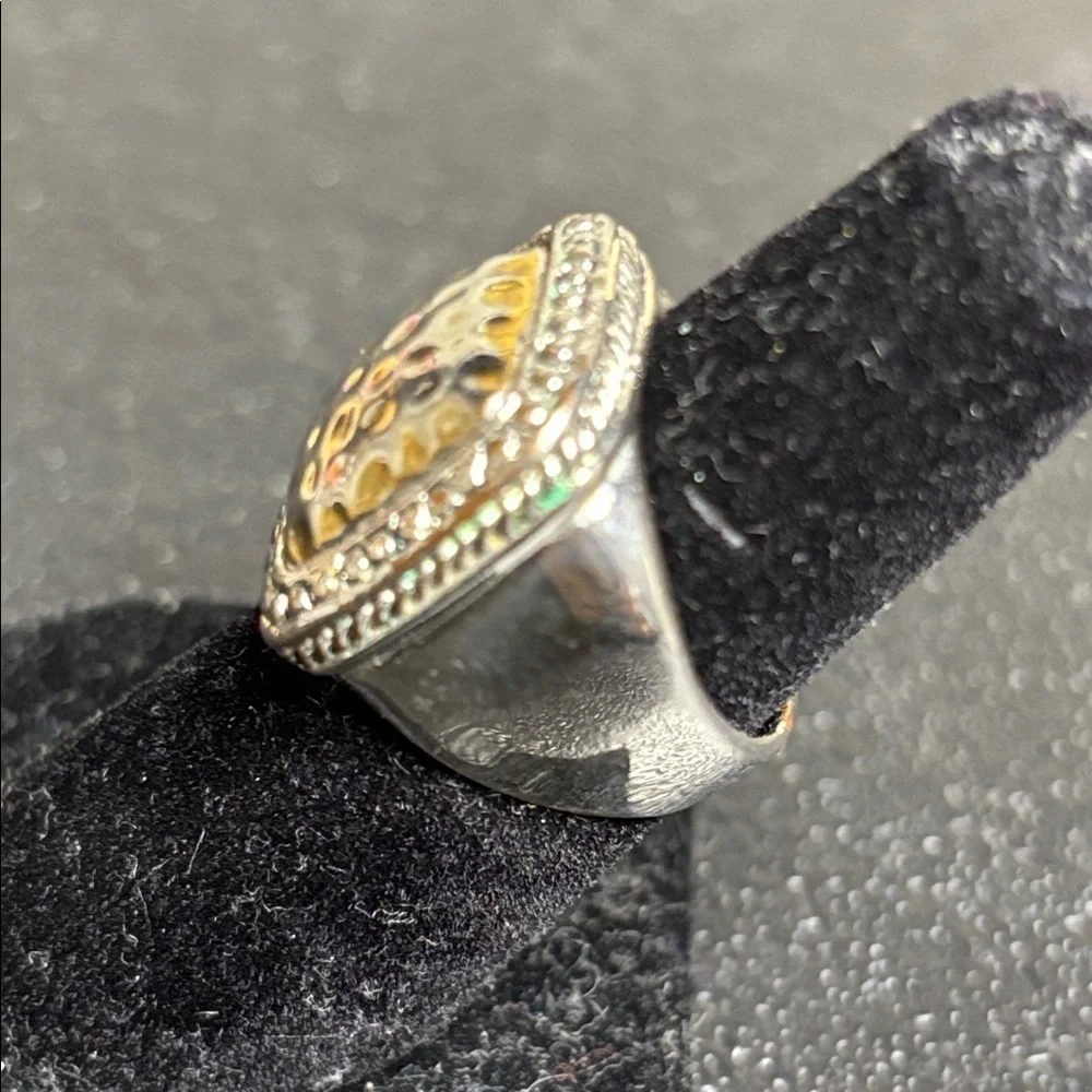 Elegant Silver-Toned Hammered Ring Size 6